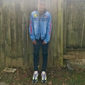 Meet your Posher, Devin